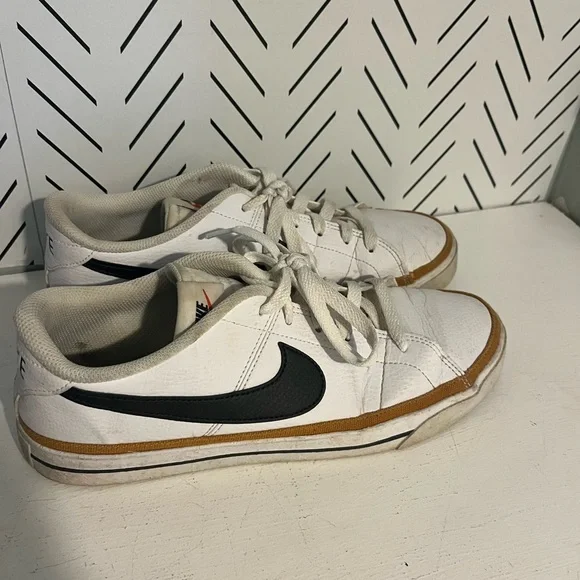 Nike White and Brown Athletic Shoes - Picture 2 of 2